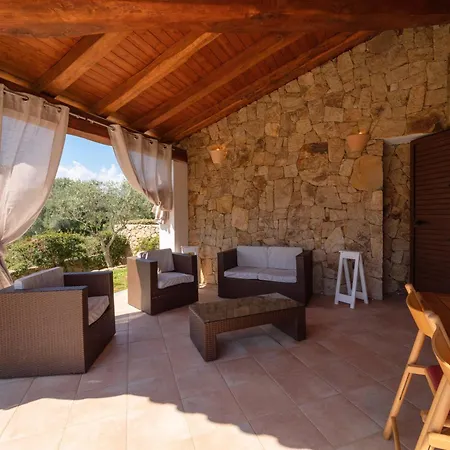 Holiday home Con Patio, Giardino Recintato, Doccia Idromassaggio - Budoni Tanaunella